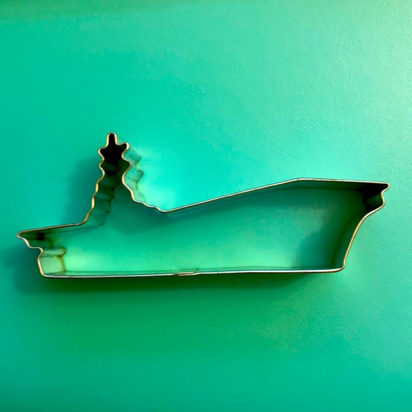 4 cookie cutters: battleship (Navy) tank (Marines) Jeep (Army) jet (Air Force) - Picture 2 of 5